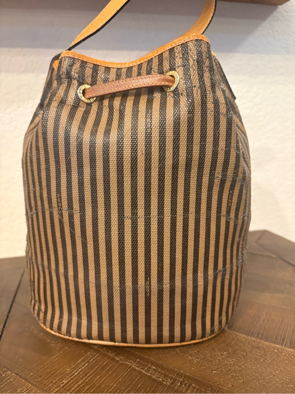 Vintage Fendi Pequin Stripe Bucket Bag Crossbody | Italy 1925 | Rare Vintage - Picture 8 of 14